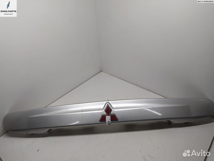 Накладка подсветки номера на Mitsubishi Space Star (1998-2005)
