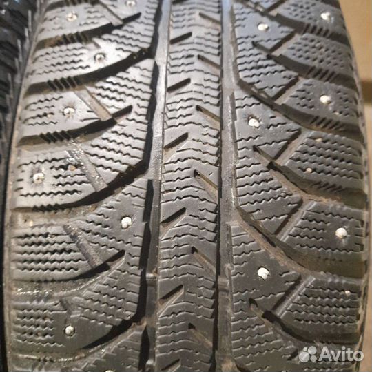 Bridgestone Ice Cruiser 7000 205/60 R16 92T