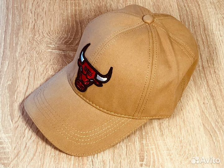 Кепка Бейсболка Chicago Bulls коричневая. Новая