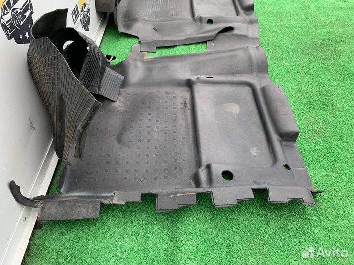 Покрытие напольное (резиновое) Volkswagen Caddy