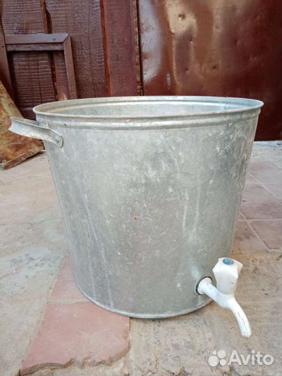 Стол металлический