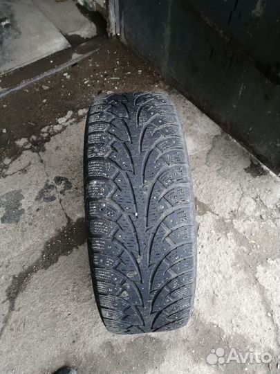 Hankook Winter I'Cept IZ W606 215/60 R16