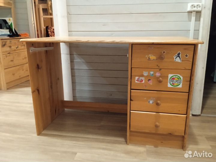 Письменный стол