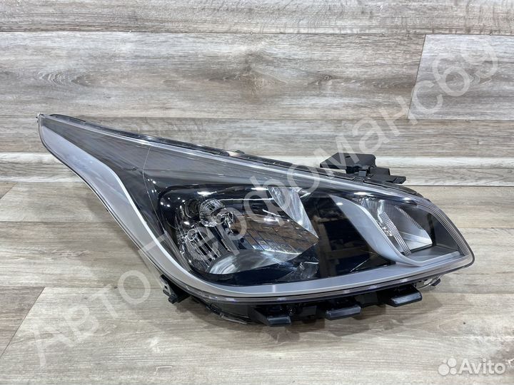 Фара правая Kia Rio 4 (2017-2020)