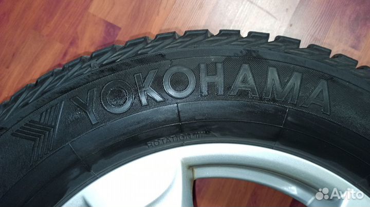 Yokohama IceGuard Stud IG65 215/65 R16 102T