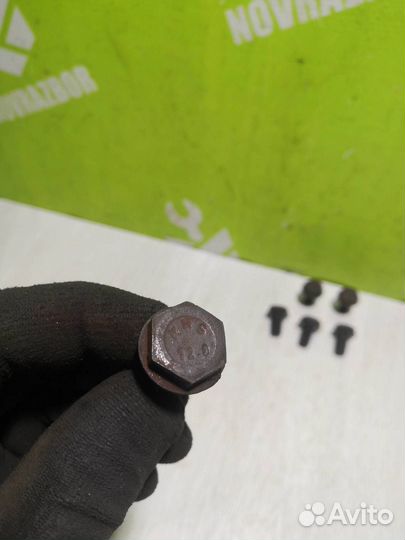 Болт коленвала Фольксваген Пассат Б3