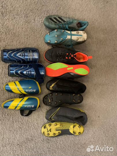 Футбольные бутсы - 3 пары, футбольные щитки 2 пары