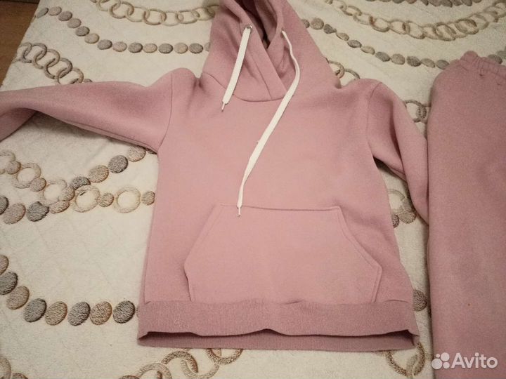 Продаю костюм на флисе