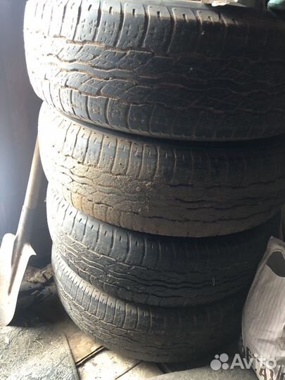 Bridgestone Dueler H/T 225/65 R17