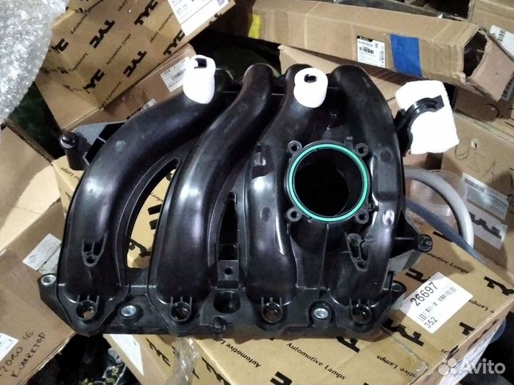 Коллектор впускной на поло -рапид 1,6 с2010 г