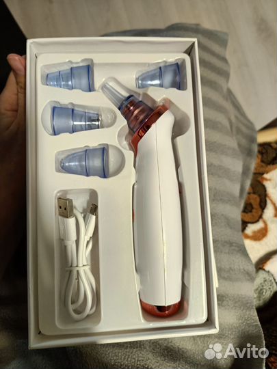 Вакуумный аппарат для чистки лица и пор