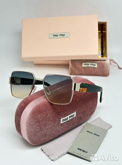 Солнцезащитные очки Miu Miu новинка