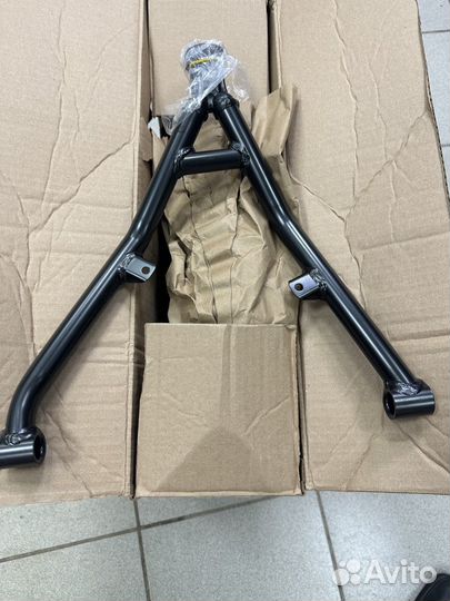 Рычаг нижний правый Can Am 706204638