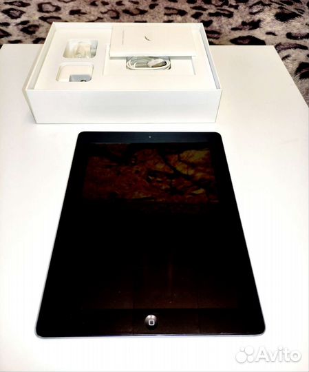 Apple iPad 3 32Gb Wi-Fi + Cellular (симка)