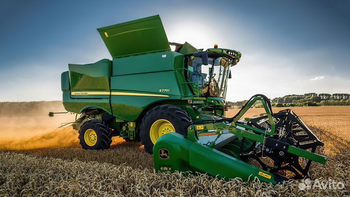 Шнек №AXE18078 комбайна John Deere