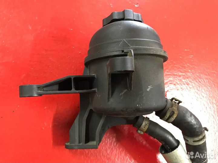 Бачок гур Mercedes C Class W203 OM 646.963