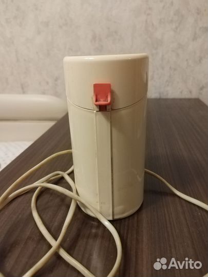 Две кофемолки сломанных