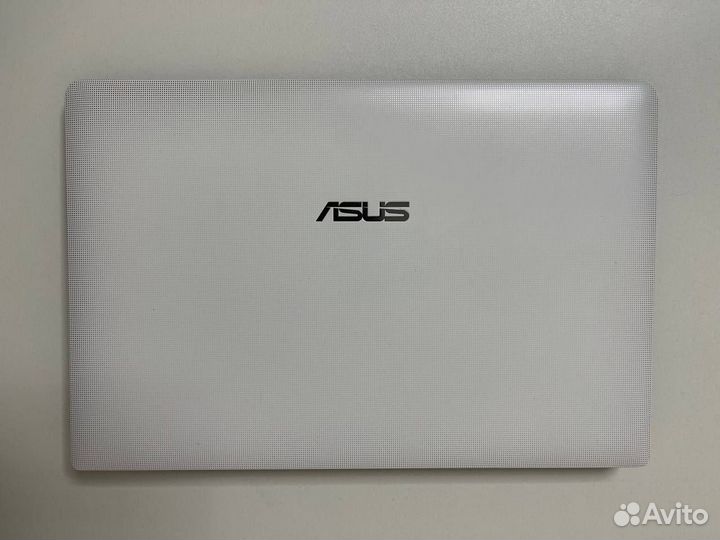 Ноутбук Asus X501U - AMD E2-1.7гц / 4Gb / HDD 320