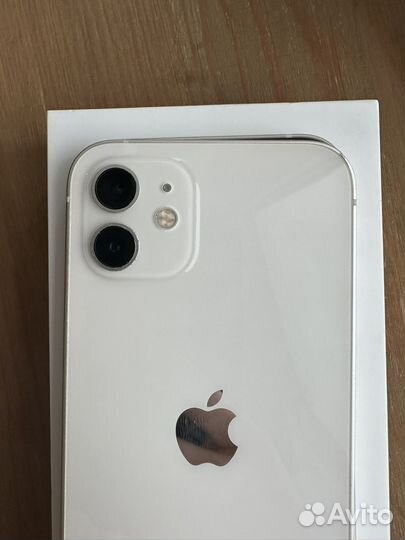 iPhone 12, 64 ГБ