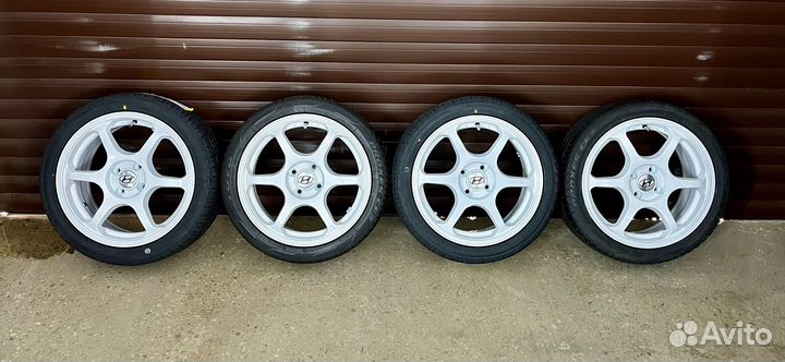 Sonix Prime UHP 08 195/45 R16