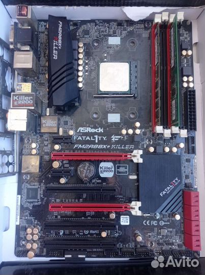 Материнская плата с процессором и памятью