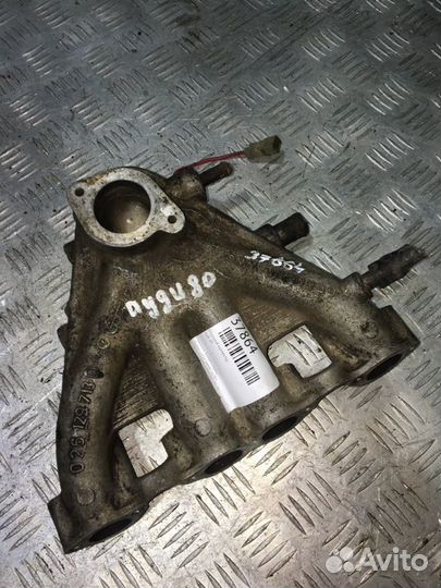 Впускной коллектор Audi 80
