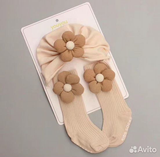 Набор шапочка и носочки