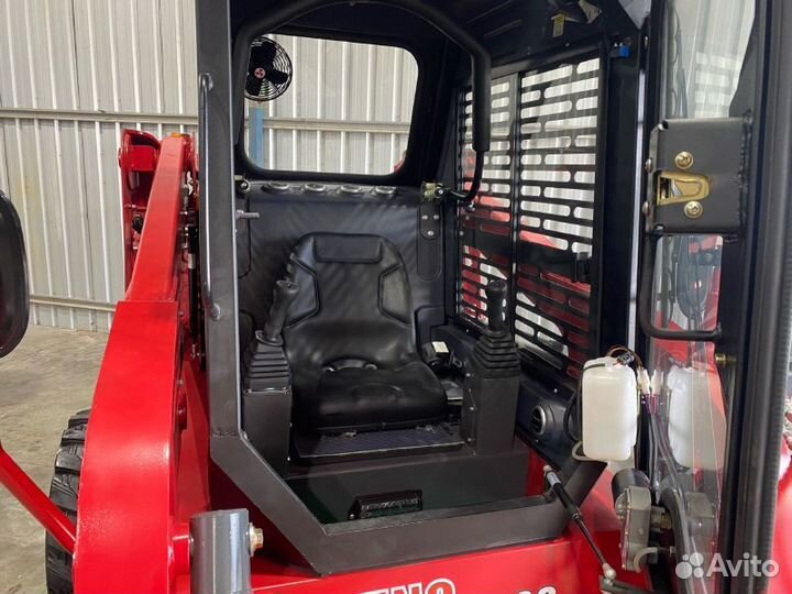 Мини-погрузчик QUADTRAC SSL95, 2023