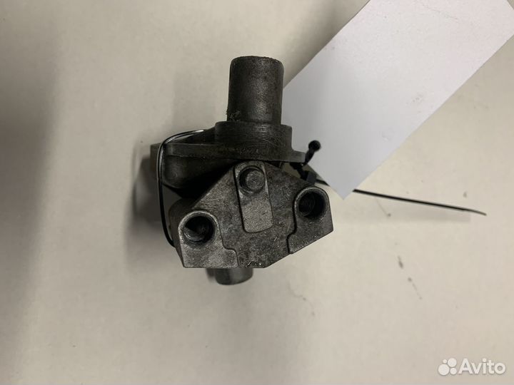 Кронштейн радиатора Volkswagen Touareg 2010-2018