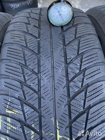Bridgestone Blizzak LM-001 225/55 R17