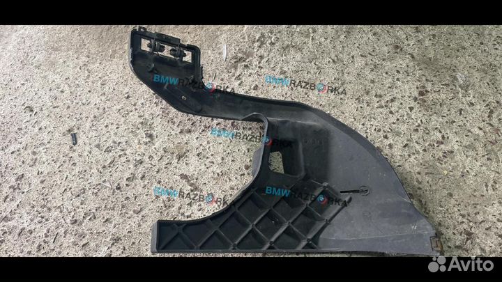 Крепление переднего бампера правое BMW 7 7898846