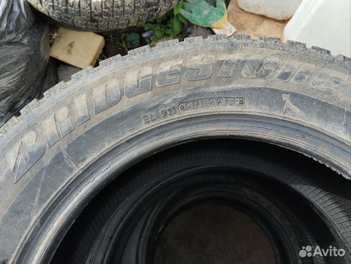 Bridgestone Alenza H/L 33 10.8/10 R15 25