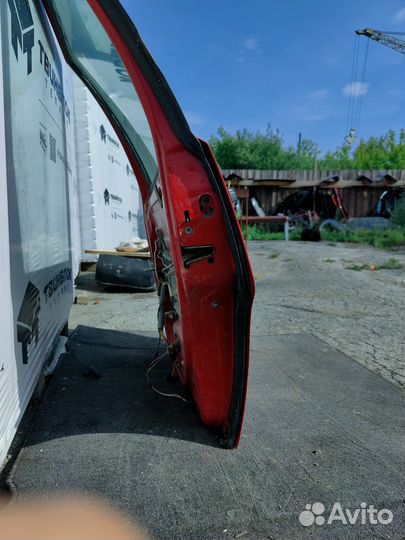 Задняя правая дверь volvo 850 (вольво 850)