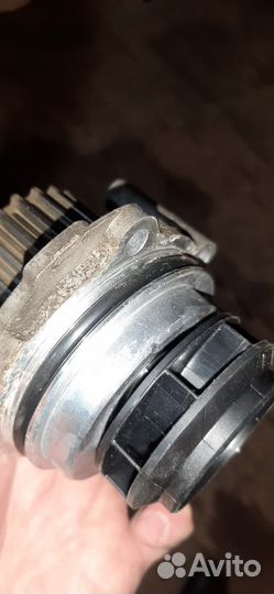 Водяная помпа Volkswagen Golf 6
