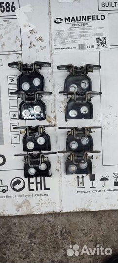 Петля дверная правая сторона Renault Duster