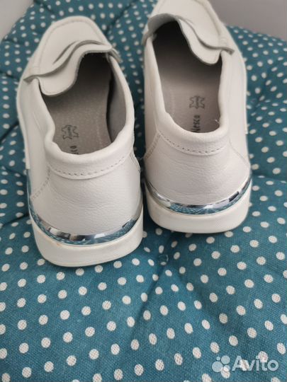 Женская обувь разная