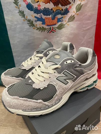 New balance 2002r refined future оригинал