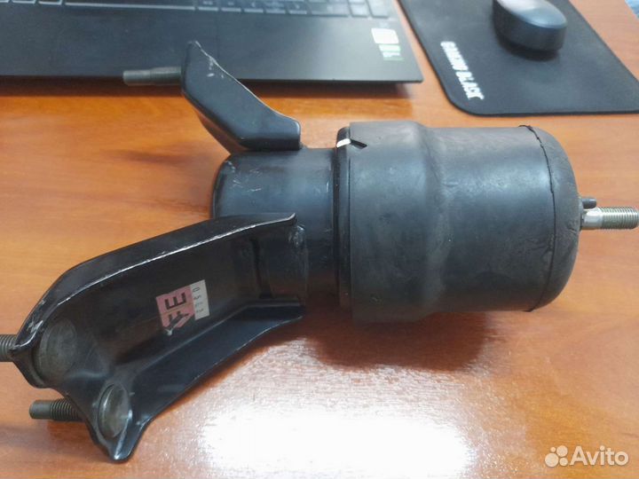 Подушка двигателя