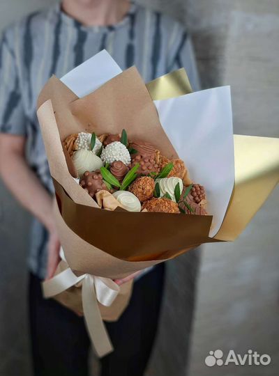 Клубника в шоколаде букеты