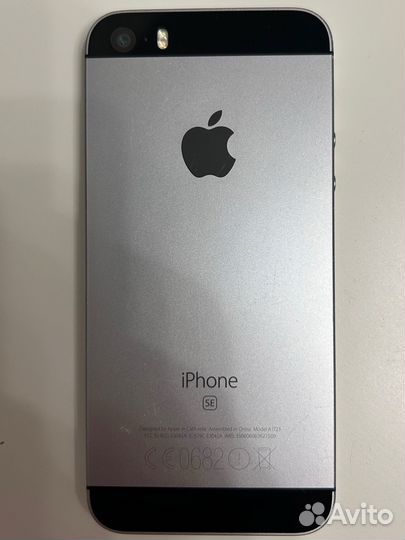 iPhone SE, 32 ГБ