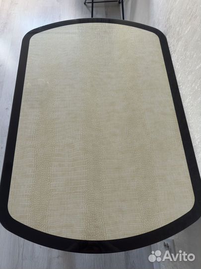 Кухонный стол стеклянный