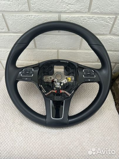 Руль volkswagen touareg NF/FL состояние нового