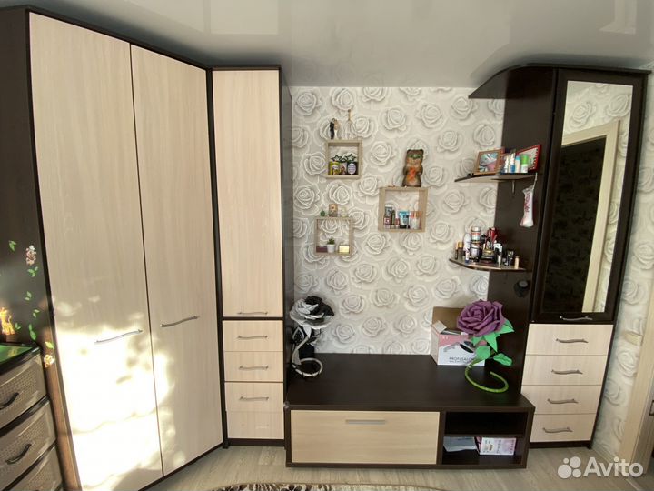 Продам угловой шкаф б/у