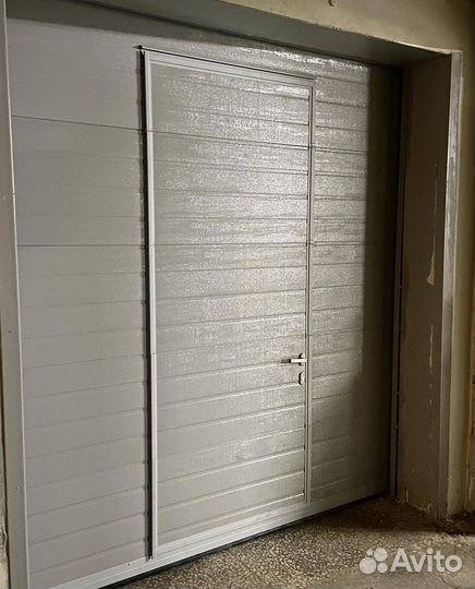 Ворота секционные DoorHan гаражные