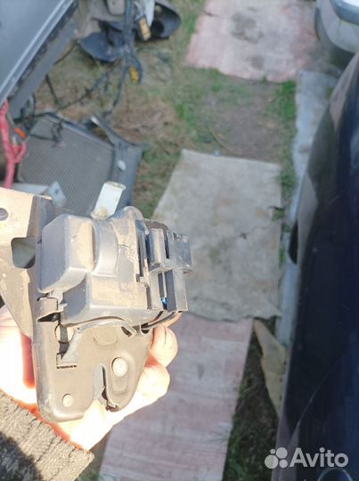 Замок багажника Додж Интрепид 2