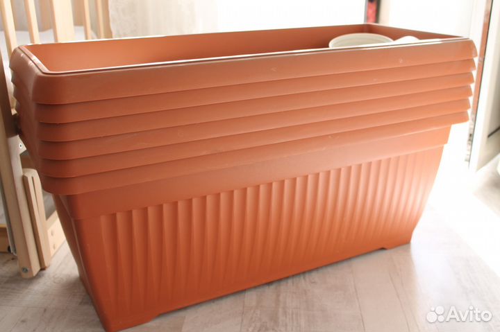 Новые большие переносные клумбы