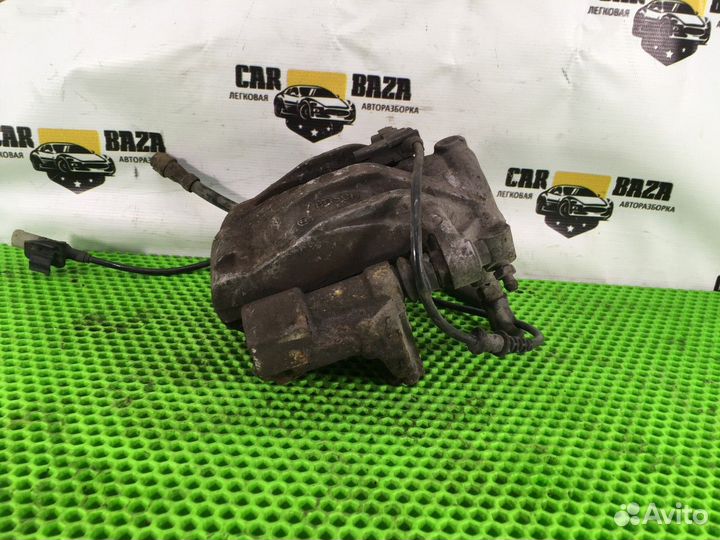 Суппорт передний правый R Mercedes-Benz E-class