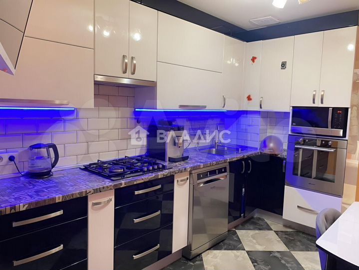 2-к. квартира, 53,3 м², 1/10 эт.