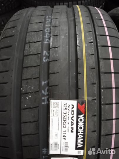 Yokohama Advan Sport V107D 285/40 R22 и 325/35 R22 114Y