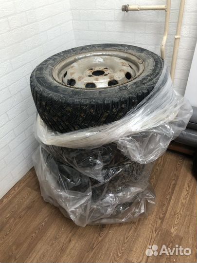 Колеса r15 с зимними шинами Michelen x-ice north 4